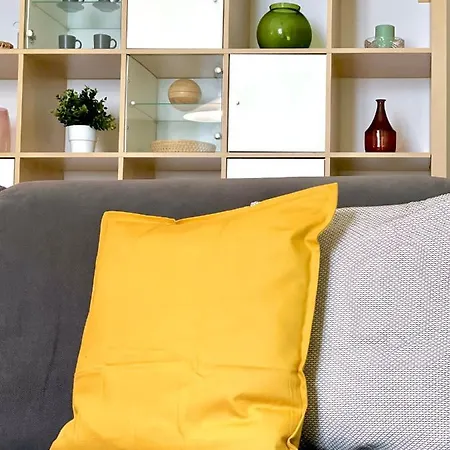 Homiesam - Yellow Dream & City Life Apartment *