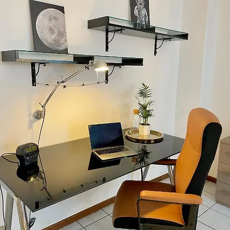 Homiesam - Yellow Dream & City Life Apartment