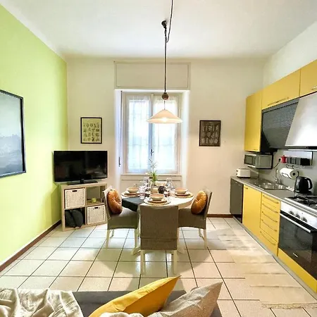 Homiesam - Yellow Dream & City Life Apartment